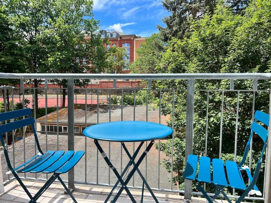 Schoenes City-Apartment Im Zentrum Mit Balkon Hof  Kültér fotó